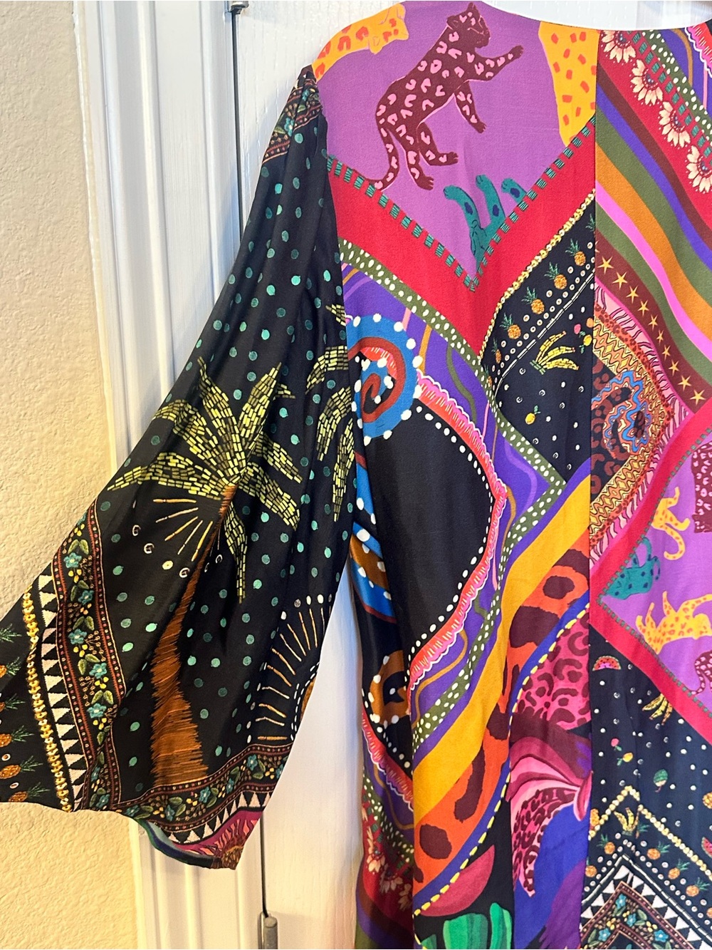 FARM Rio Bold Multicolor Printed Tie-Waist Kimono - Picture 6 of 7